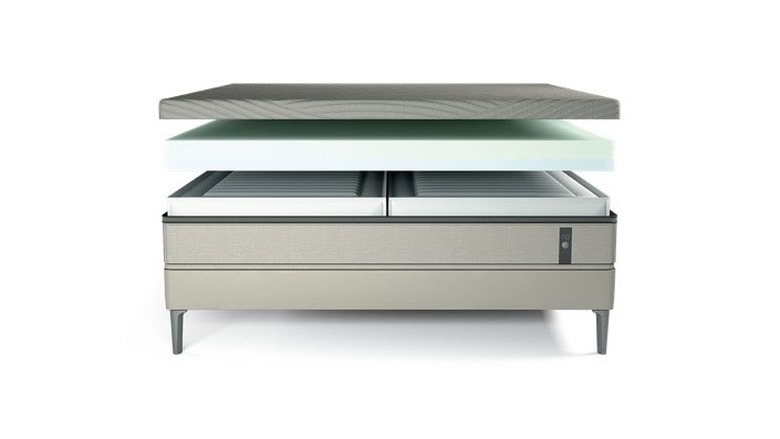 Exploded view dual chamber Sleep Number bed.