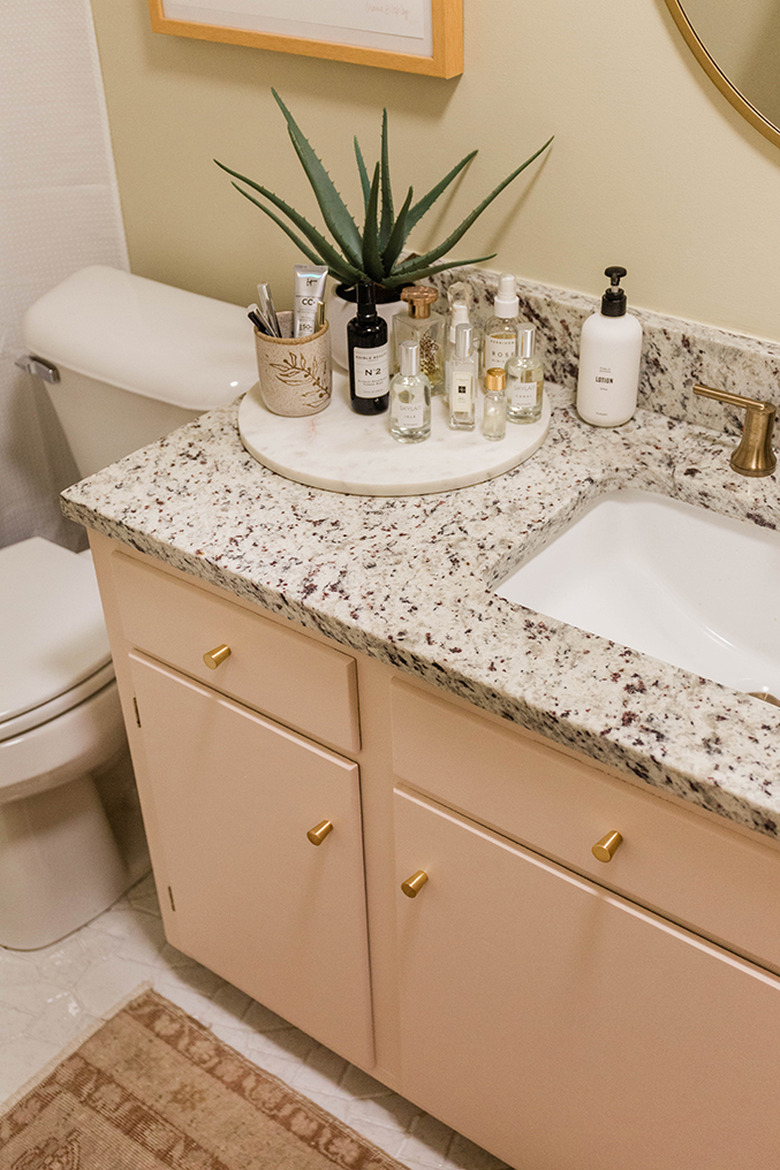 Allow the vanity to dry completely with doors and drawers open.