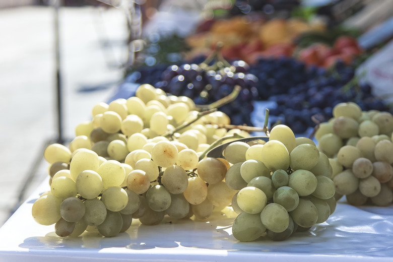 Organic grapes at the farmer's market