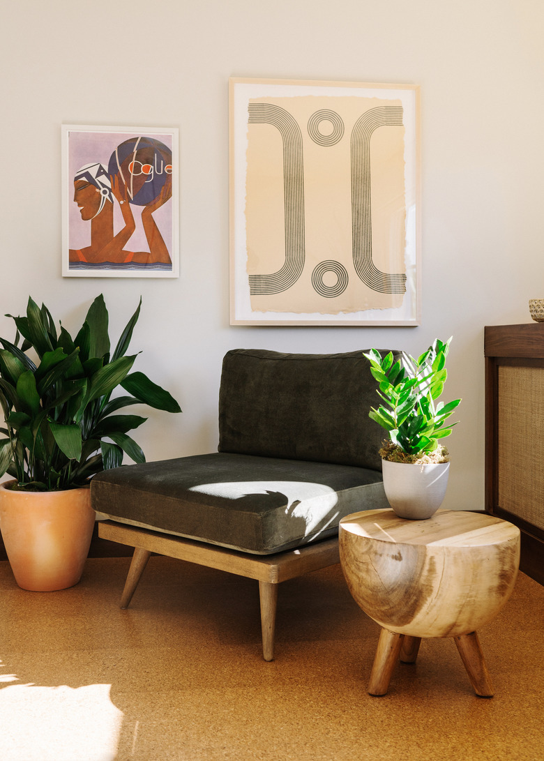 Silver Lake Inn room interior seating area