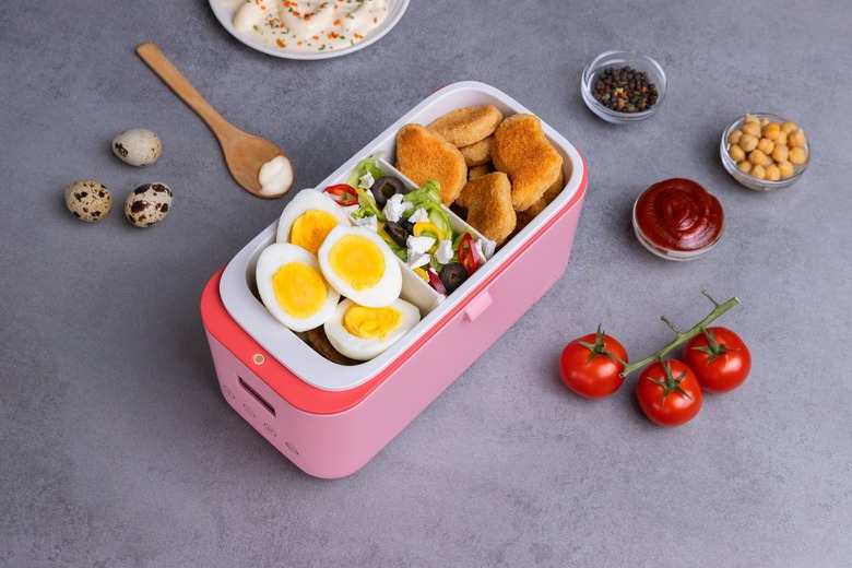 Solar-power lunch box with eggs