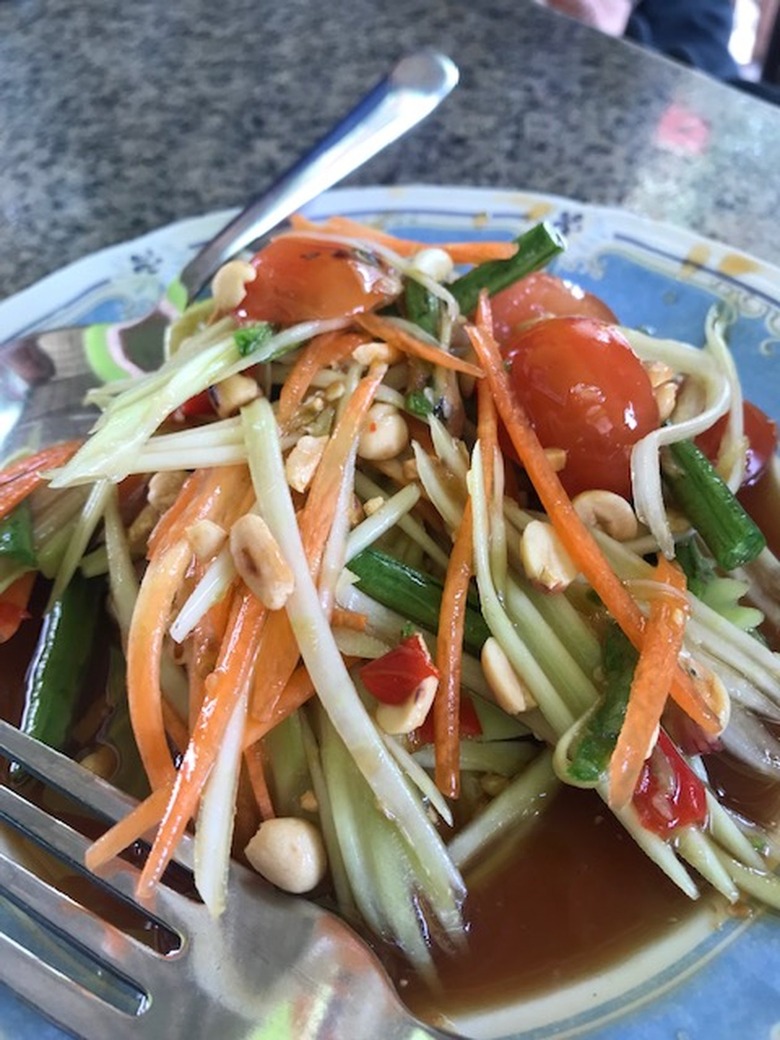 Bangkok Glutton Som Tum Grated Green Papaya Salad