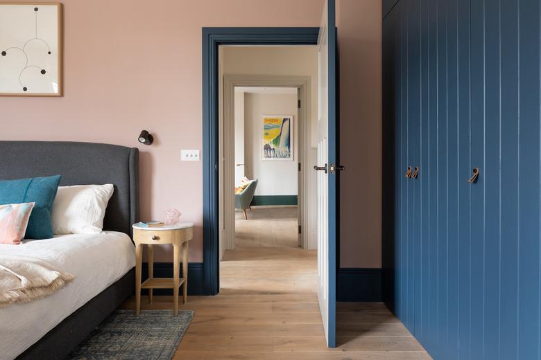 blue and pink bedroom