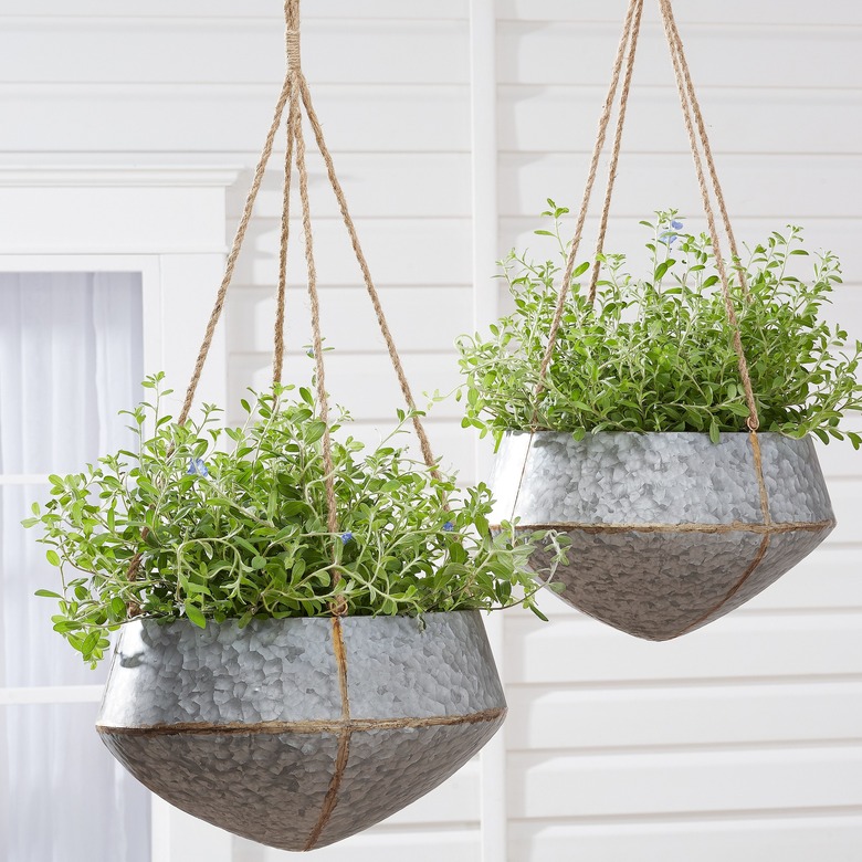 garden hanging planters