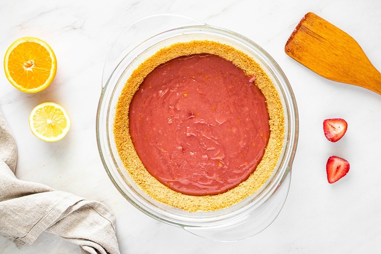 Graham cracker crust with strawberry citrus filling