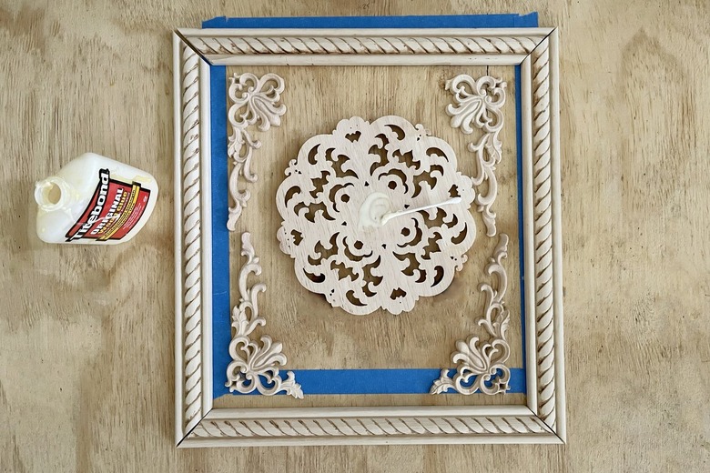 Gluing wood appliqués to plywood with wood glue