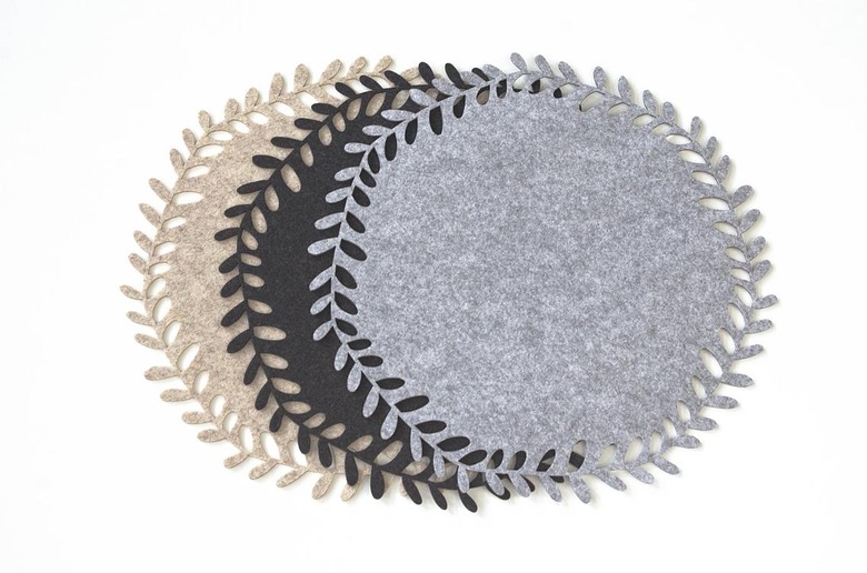 floral wreath placemats