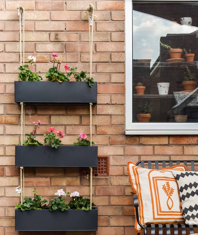 DIY Outdoor Hanging Planter