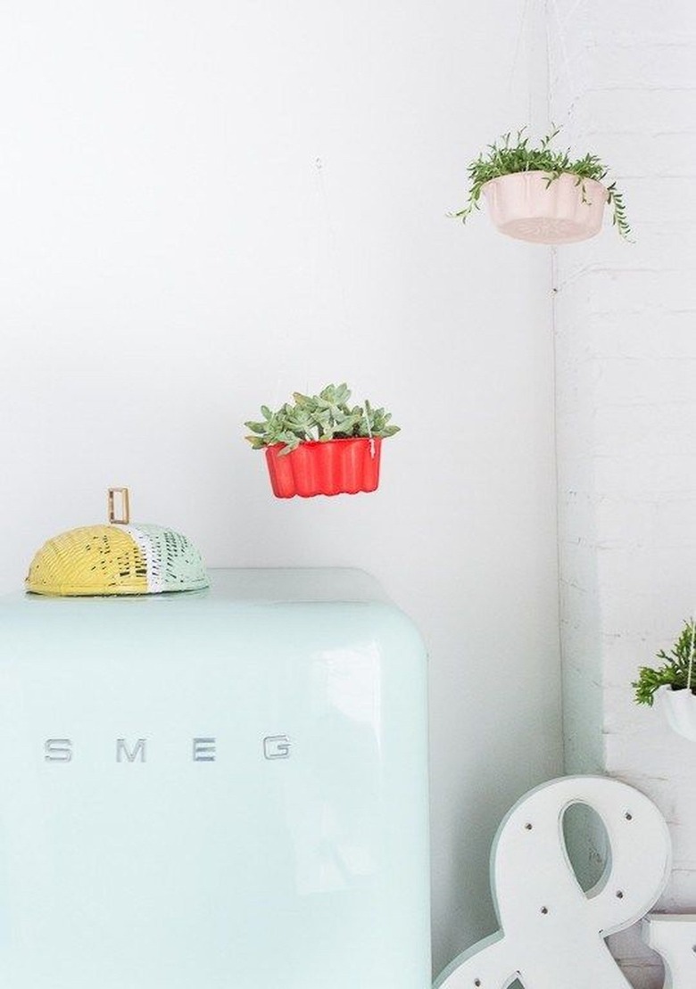 DIY Hanging Bundt Pan Planters