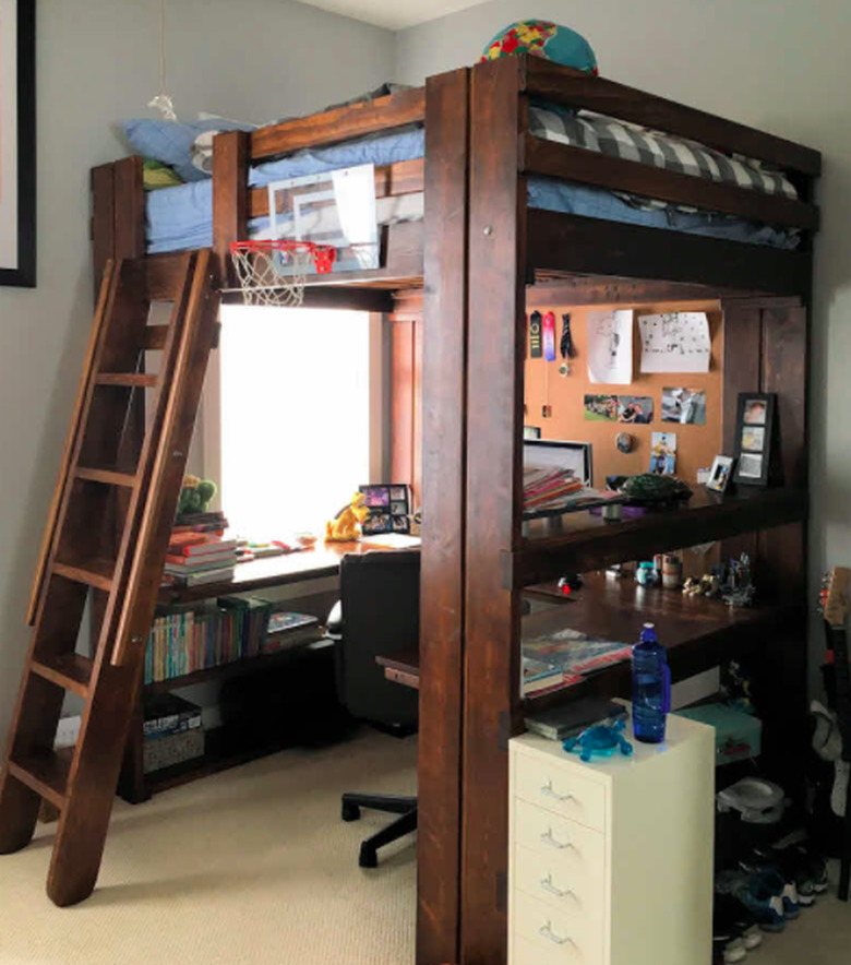 Bedrooom with loft bed.