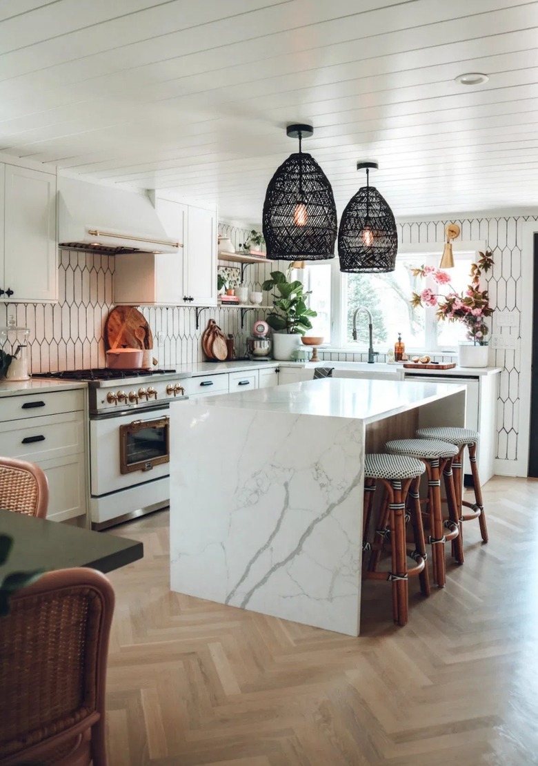 black and white farmhouse kitchen with black woven pendant lights
