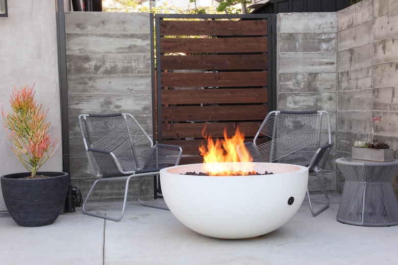 Concrete Wave Design hardscape firepit