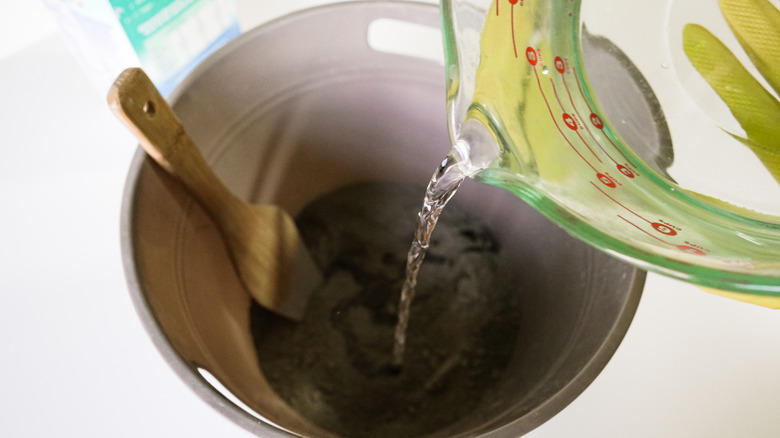 DIY Concrete Container for Kitchen Utensils