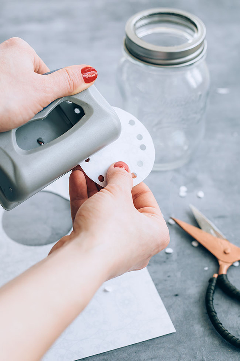 Paper mason jar lid for carpet refresher