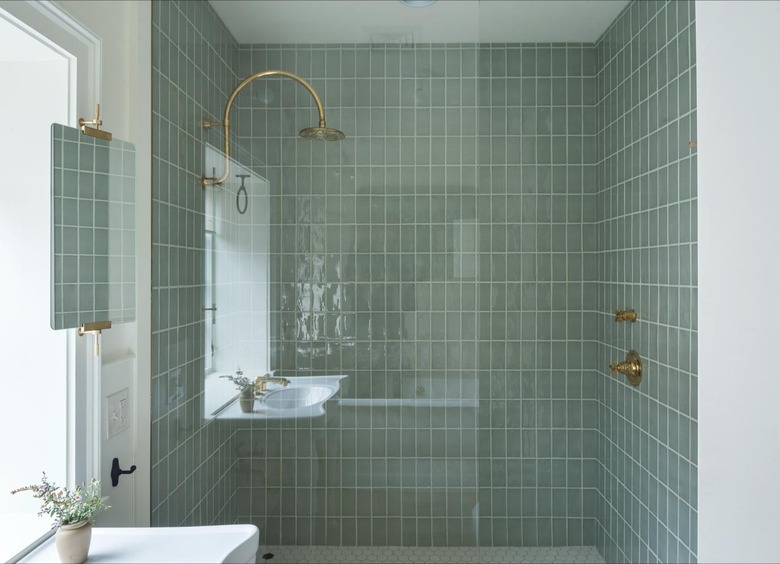 river town lodge bathroom