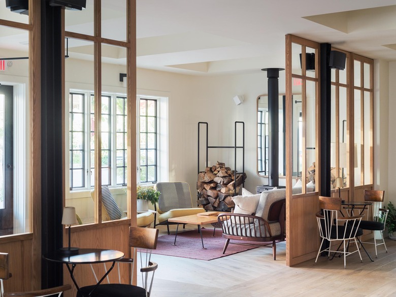 river town lodge lobby 2