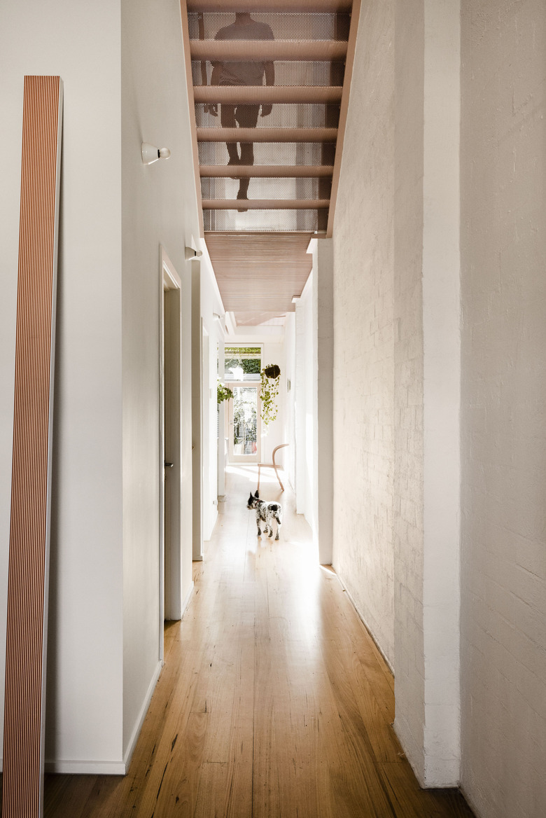 hallway to kitchen