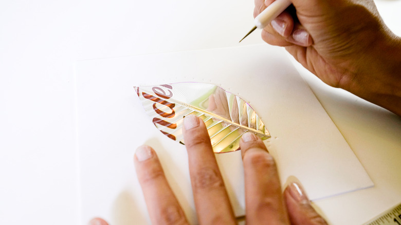 DIY Rosegold Wreath Using Recycled Aluminum Cans