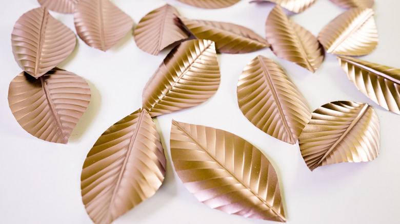 DIY Rosegold Wreath Using Recycled Aluminum Cans