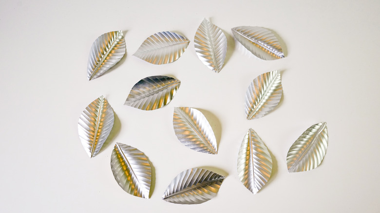 DIY Rosegold Wreath Using Recycled Aluminum Cans