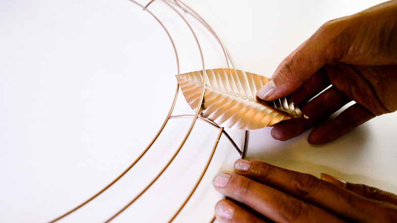 DIY Rosegold Wreath Using Recycled Aluminum Cans