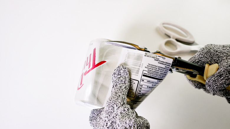 DIY Rosegold Wreath Using Recycled Aluminum Cans