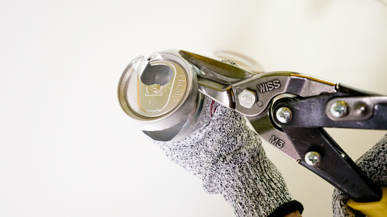 DIY Rosegold Wreath Using Recycled Aluminum Cans