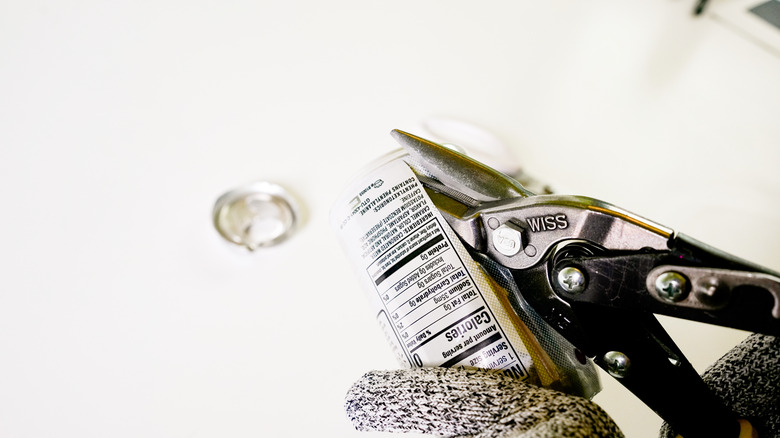 DIY Rosegold Wreath Using Recycled Aluminum Cans