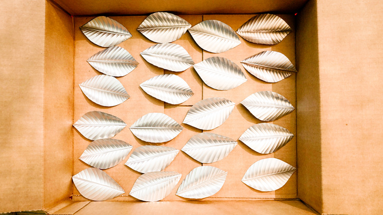 DIY Rosegold Wreath Using Recycled Aluminum Cans