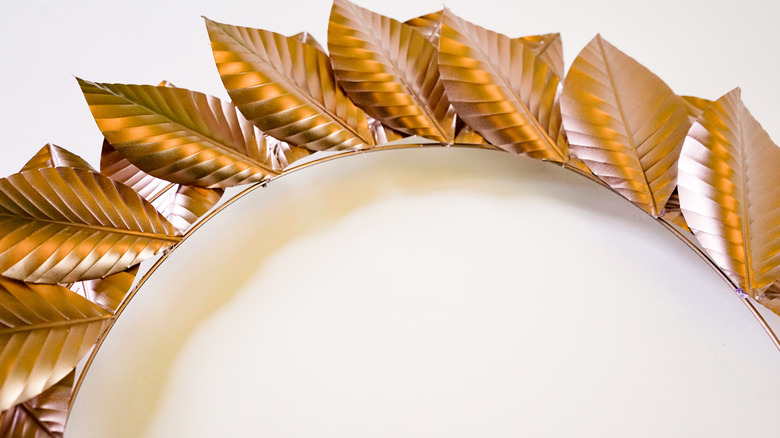 DIY Rosegold Wreath Using Recycled Aluminum Cans