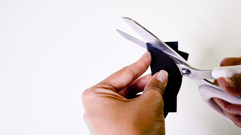 DIY Rosegold Wreath Using Recycled Aluminum Cans