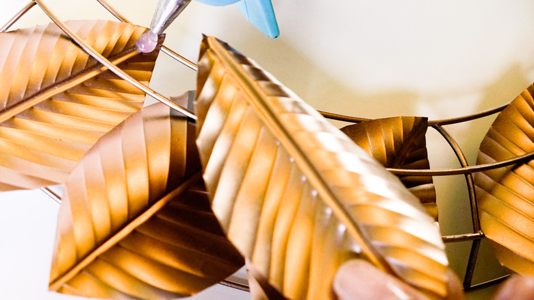 DIY Rosegold Wreath Using Recycled Aluminum Cans