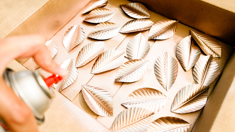 DIY Rosegold Wreath Using Recycled Aluminum Cans