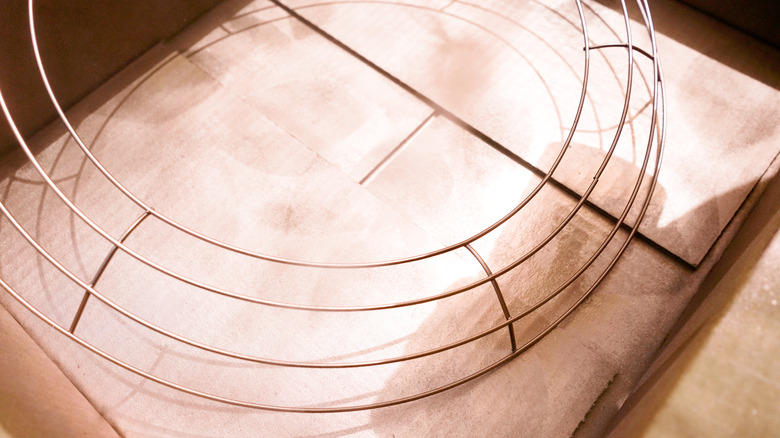 DIY Rosegold Wreath Using Recycled Aluminum Cans