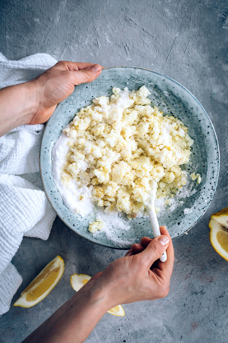 Baking Soda Garbage disposal refresher mixture