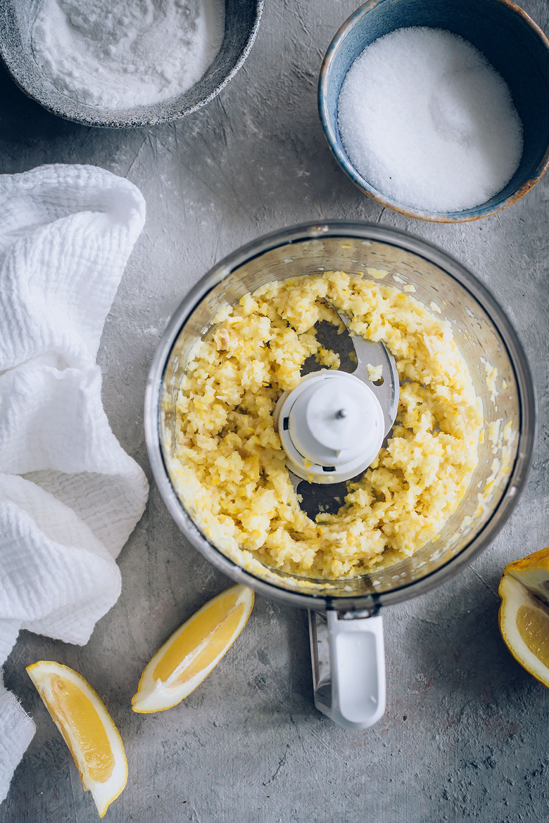 Grinding lemon for garbage disposal