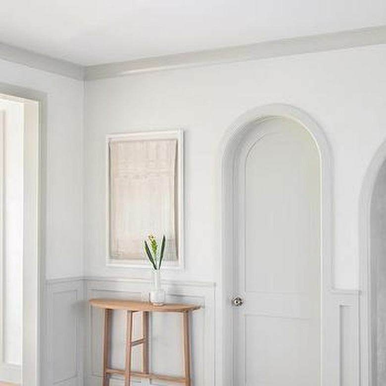 entry way with gray and white paint