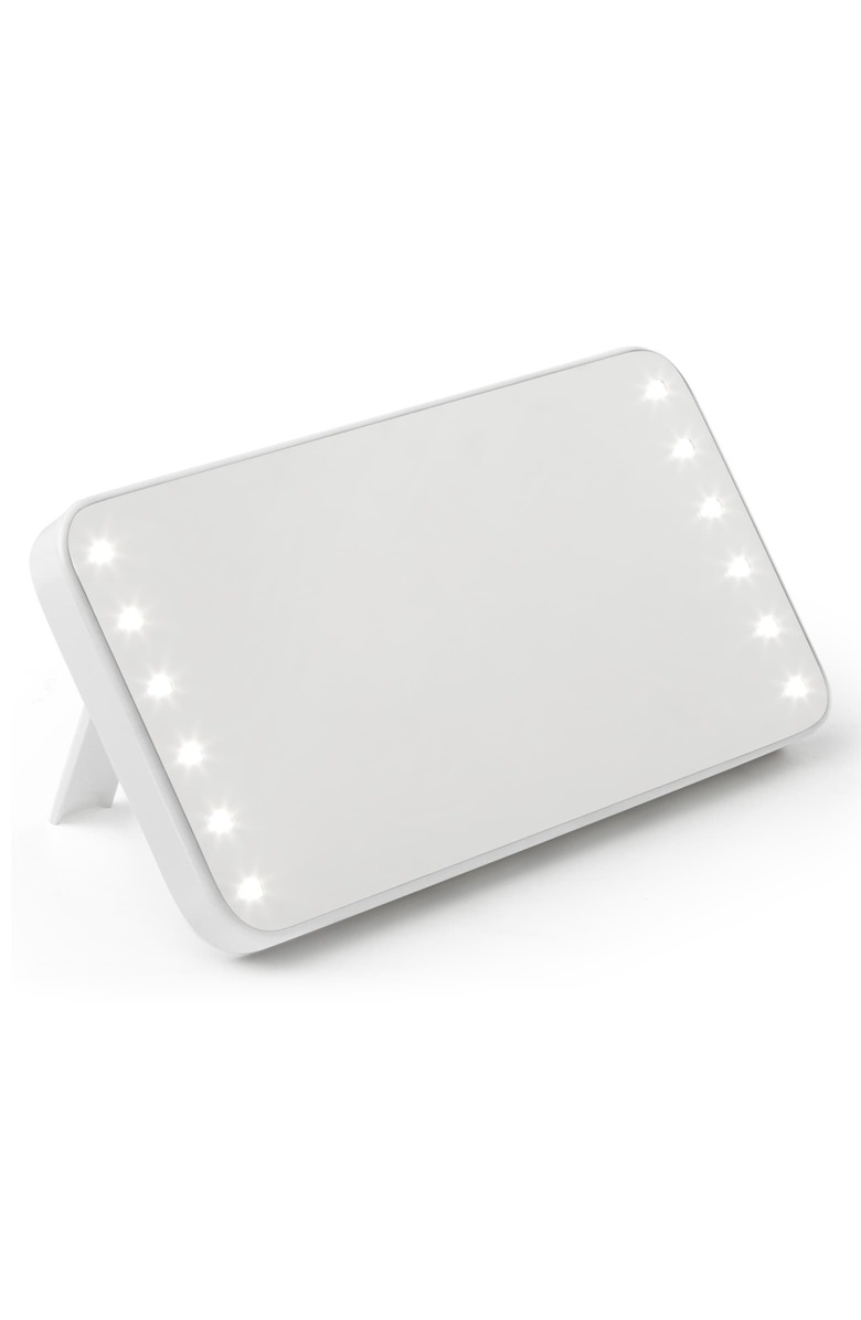 portable lighted mirror