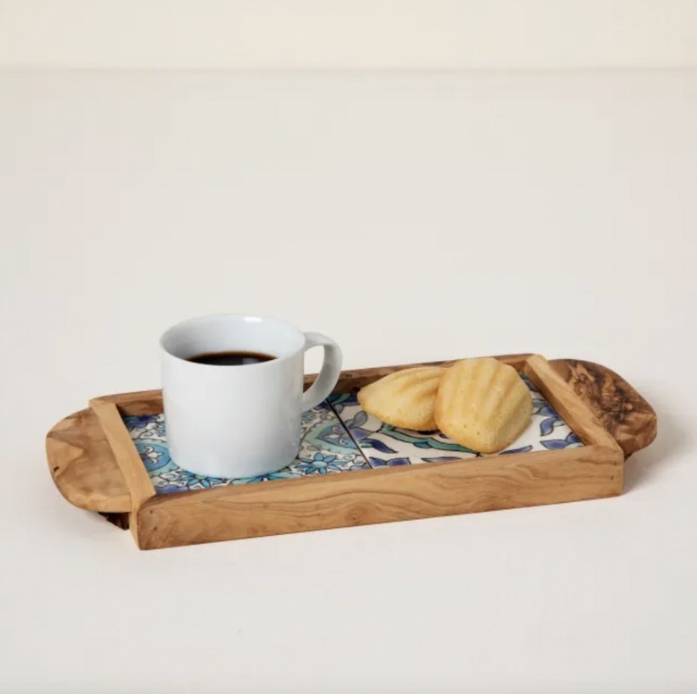 patterned tray
