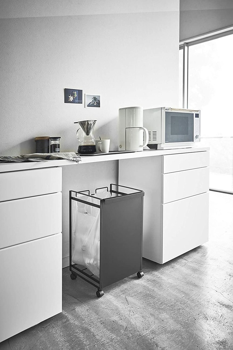 Rolling trash sorter