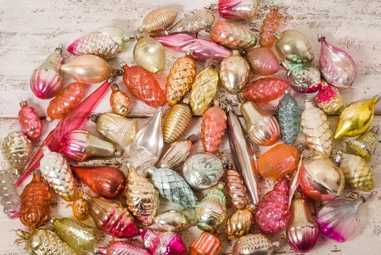 Pastel pinecone ornaments