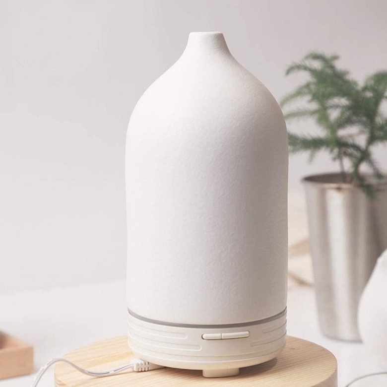 white stone diffuser