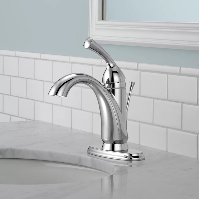 Delta 15999-DST Haywood Centerset Bathroom Faucet With Drain Assembly