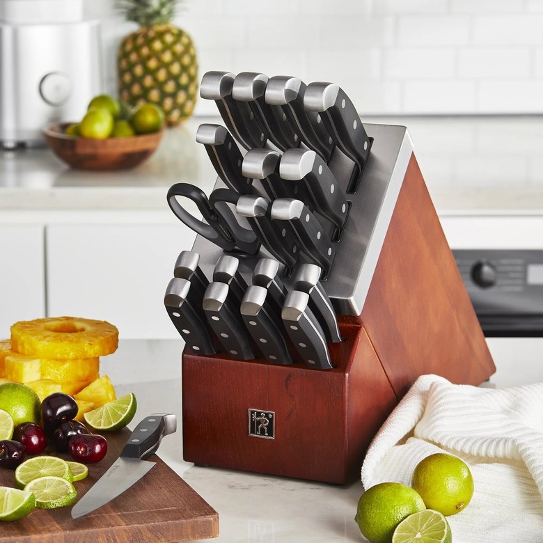 knife set next to food