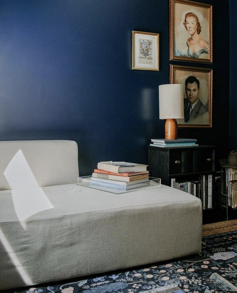 wall colors and gray furniture