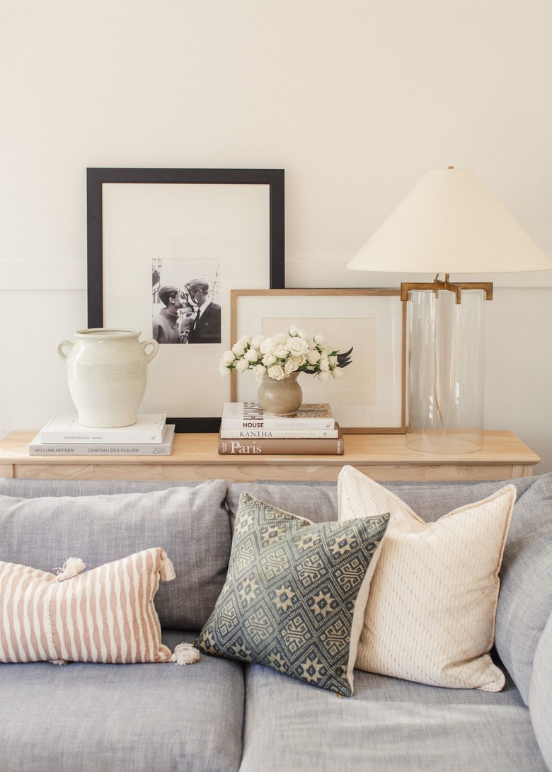 wall colors and gray furniture