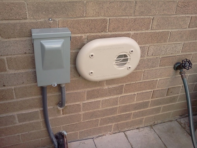 Low-profile vent cap