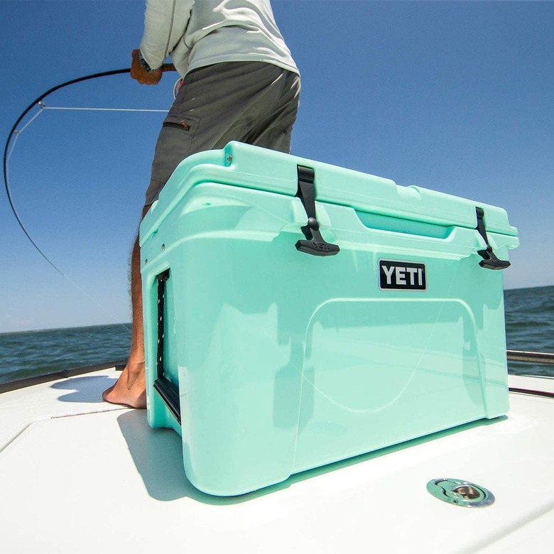 Yeti tundra cooler