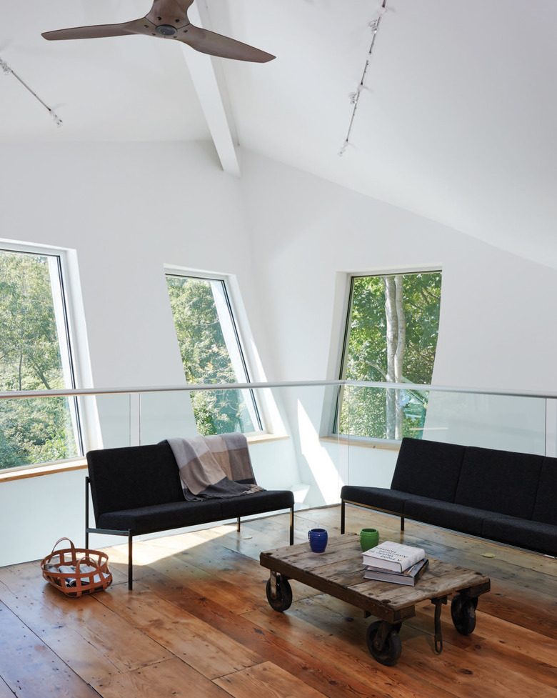 Farmhouse with curved walls