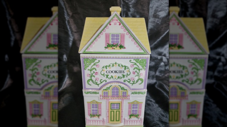 Lenox 1991 Village Pink Cottage Cookie Jar